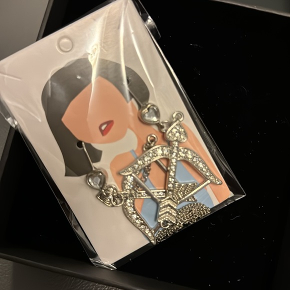 Great Deal Gorgeous Earrings - Picture 4 of 4